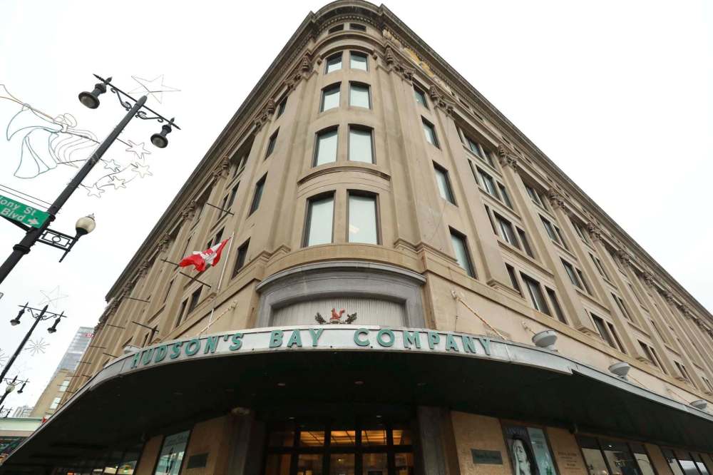 RUTH BONNEVILLE / WINNIPEG FREE PRESS
The Hudson Bay building on Portage Ave. in Downtown Winnipeg. See story on characteristics of the building could classify it as heritage building. The Bay owners say that would create to much repair and maintenance.
Bay Building: A report on designating the downtown Hudson