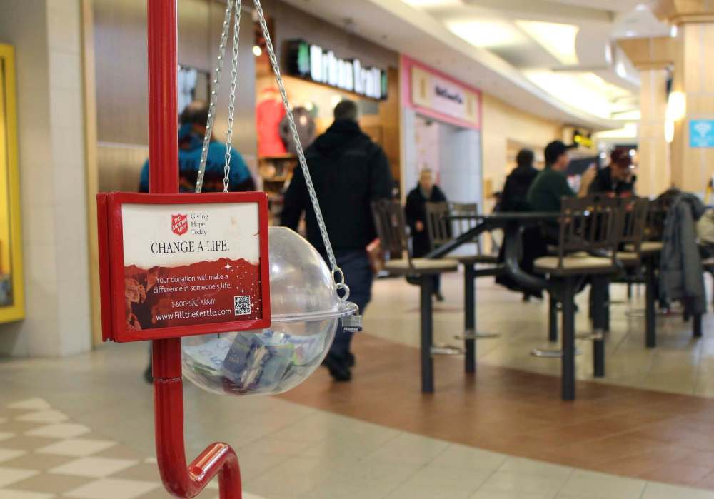 Drew May/ The Brandon Sun Files
Salvation Army bell ringers won't be allowed in Manitoba Liquor Mart locations this year.