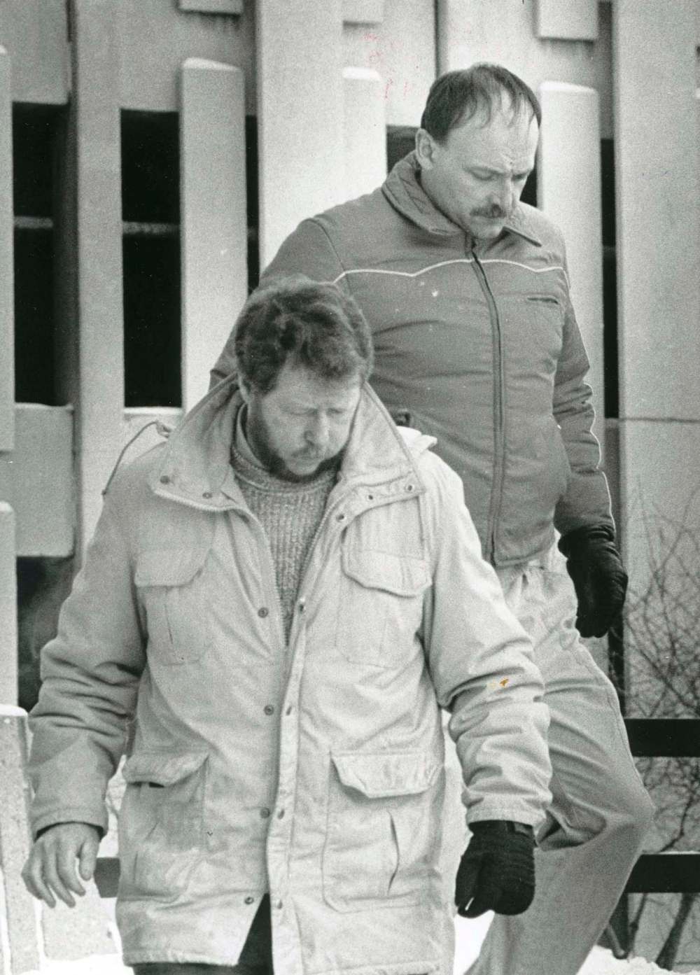 (Glenn Olsen / Winnipeg Free Press files)
Former Winnipeg Blue Bomber Brian Jack, right, and friend walk from the Public Safety Building after Jack made bail. Charged with second-degree murder after his wife, Christine, went missing, Jack had bail set at two $10,000 sureties and a $10,000 recognizance. Also, the court ordered he could not see his children.