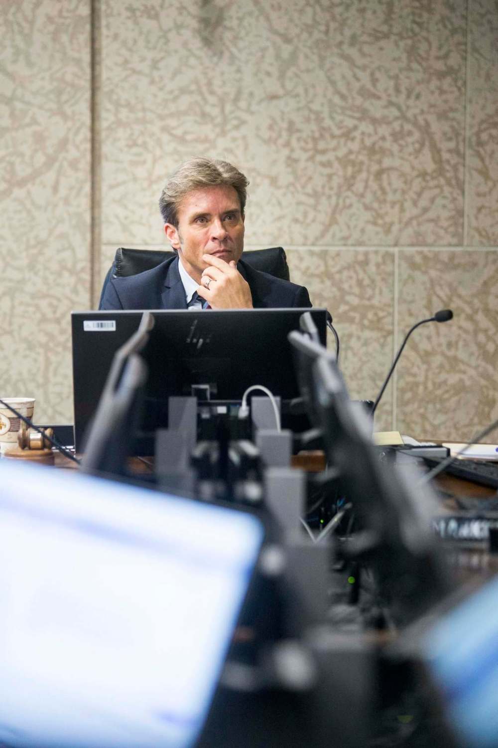 MIKAELA MACKENZIE / WINNIPEG FREE PRESS
Kevin Klein, Police Board Chair, at a police board meeting at City Hall in Winnipeg.