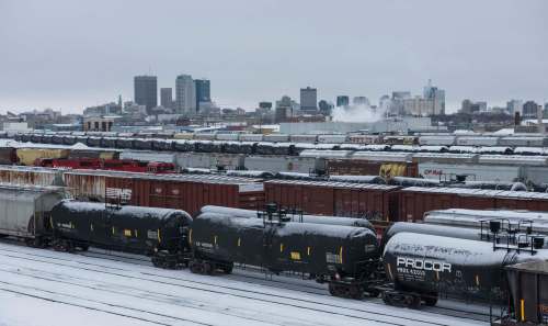 DAVID LIPNOWSKI / WINNIPEG FREE PRESS
CP Rail reported 11 per cent of its shipments nationwide involved dangerous goods, with crude oil accounting for a third of those shipments.
