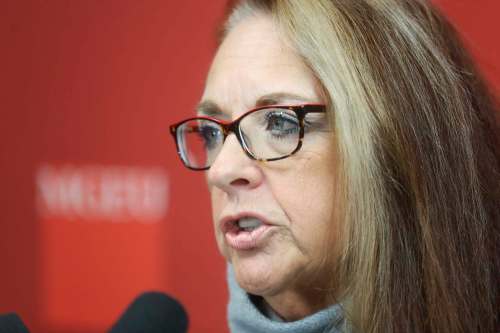 TREVOR HAGAN/ WINNIPEG FREE PRESS FILES
Manitoba Government and General Employees Union president Michelle Gawronsky is worried consolidation of bargaining units will force aides and health care workers to move around at the government's whim.