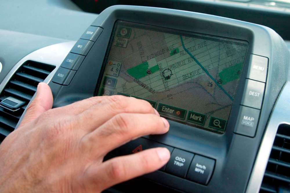 Mandatory minimum payments would be based on the distance of the ride. (Mike Aporius / Winnipeg Free Press files)