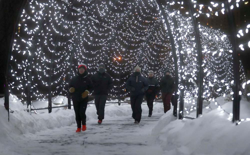 Somers has been co-ordinating spring, fall and winter sessions of the run club at The Forks for the past three years. (Trevor Hagan / Winnipeg Free Press)
TREVOR HAGAN / WINNIPEG FREE PReSS
Lindsay Somers, the new rec coordinator at The Forks, organizes a run club.