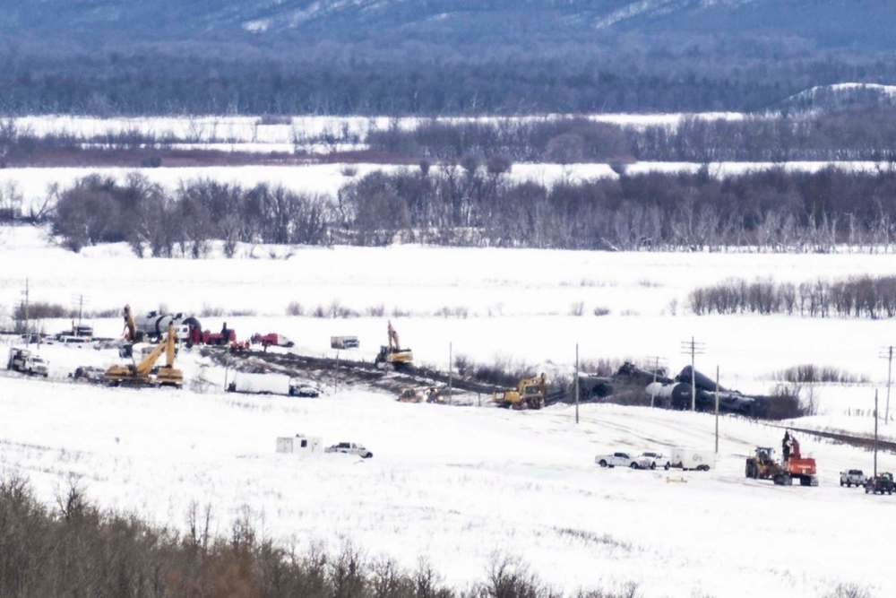 MICHAEL BELL / THE CANADIAN PRESS
CN says train operations resumed around noon Sunday after a derailment and spill near St-Lazare, near the Saskatchewan border.