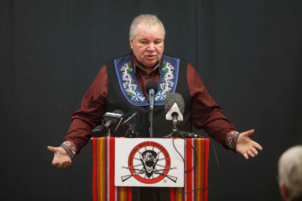 Manitoba Metis Federation president David Chartrand said the MMF is staying loyal to the federal Liberals. (Mike Deal / Winnipeg Free Press files)