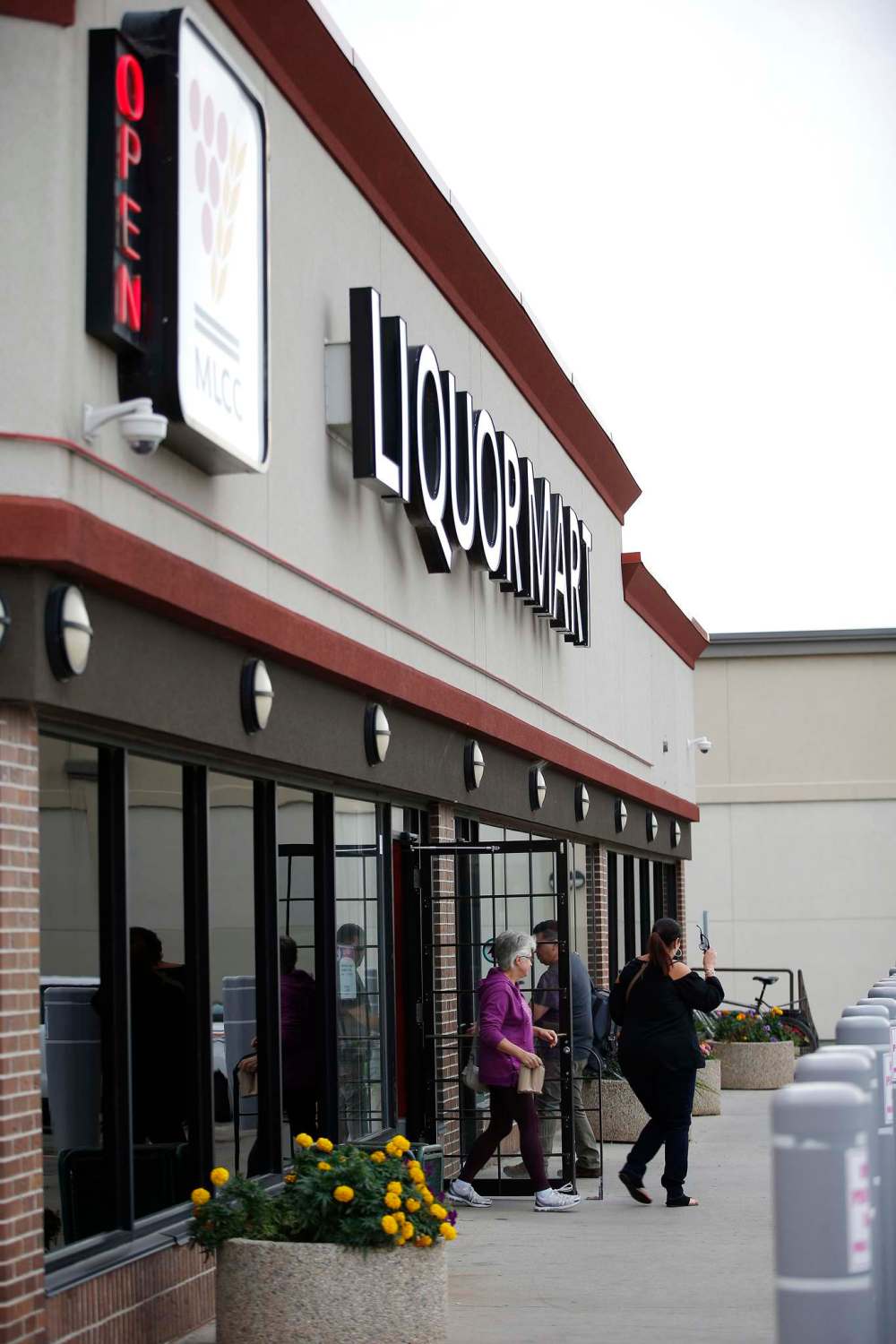 Both the Winnipeg police and Manitoba Government Employees Union welcomed the anti-theft measures as encouraging. (John Woods / Winnipeg Free Press files)