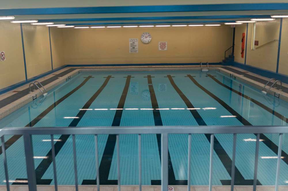 The pool has depth markers indicating a one-metre shallow end to a depth of 2.4 metres in the deep end. (Sasha Sefter / Winnipeg Free Press)