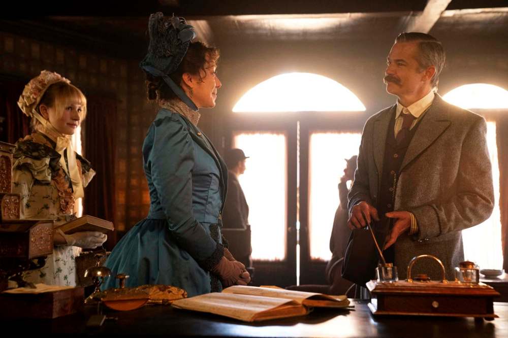 Bullock enters hotel, Alma and Sophia get a room. (Photos by Warrick Page/HBO)