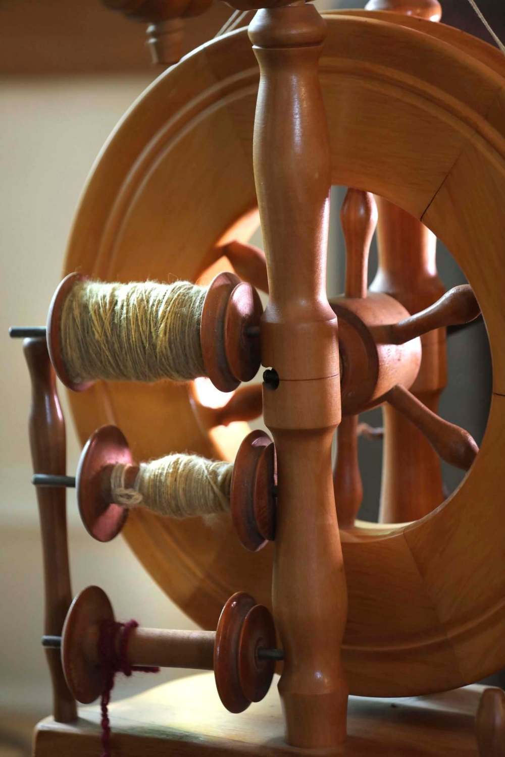 RUTH BONNEVILLE / WINNIPEG FREE PRESS
PASSAGES
Photo of Margaret Ferguson’s spinning wheel and wool that she spun, dyed and wove, into a scarf.
Margaret, who died in April, was president of the Crafts Guild of Manitoba who experimented with lichens dyes for textiles – the results of her research with detailed technical notes were donated to the Manitoba Crafts Museum and Library.
Carol Sanders | Reporter
May 30, 2019