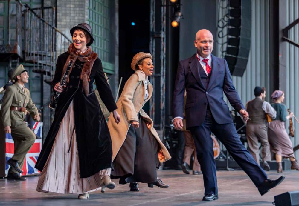 The show has a homespun musicality.  (Sasha Sefter / Winnipeg Free Press)