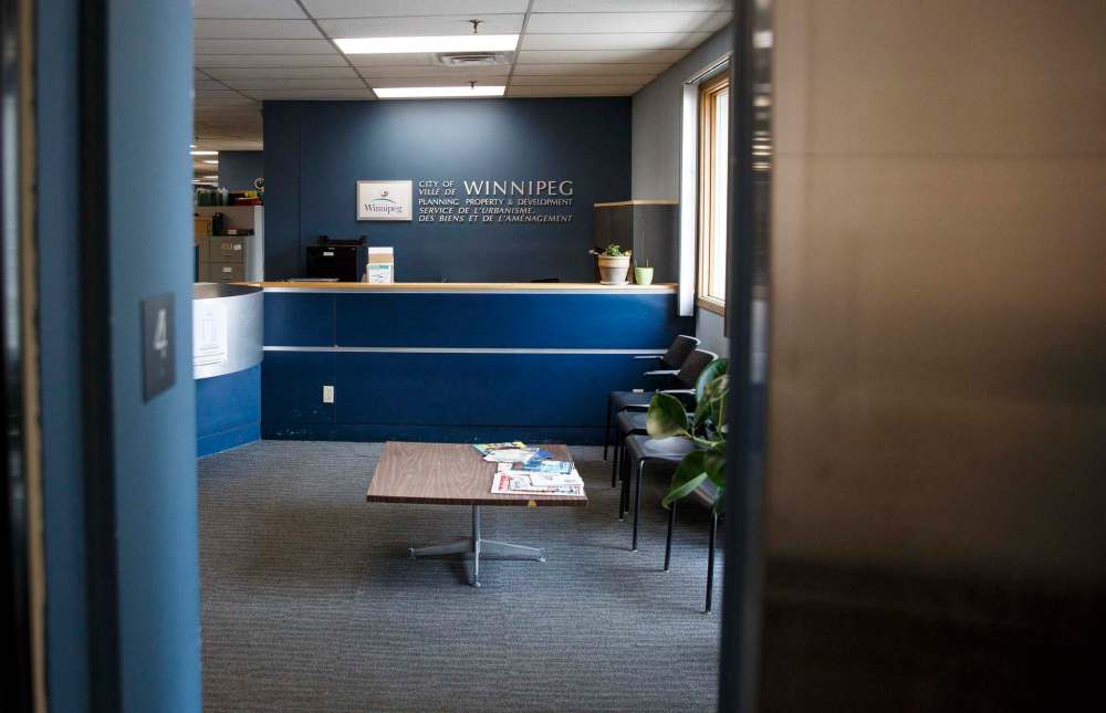 MIKE DEAL / WINNIPEG FREE PRESS FILES
The City of Winnipeg Planning Property and Development offices at 65 Garry Street.