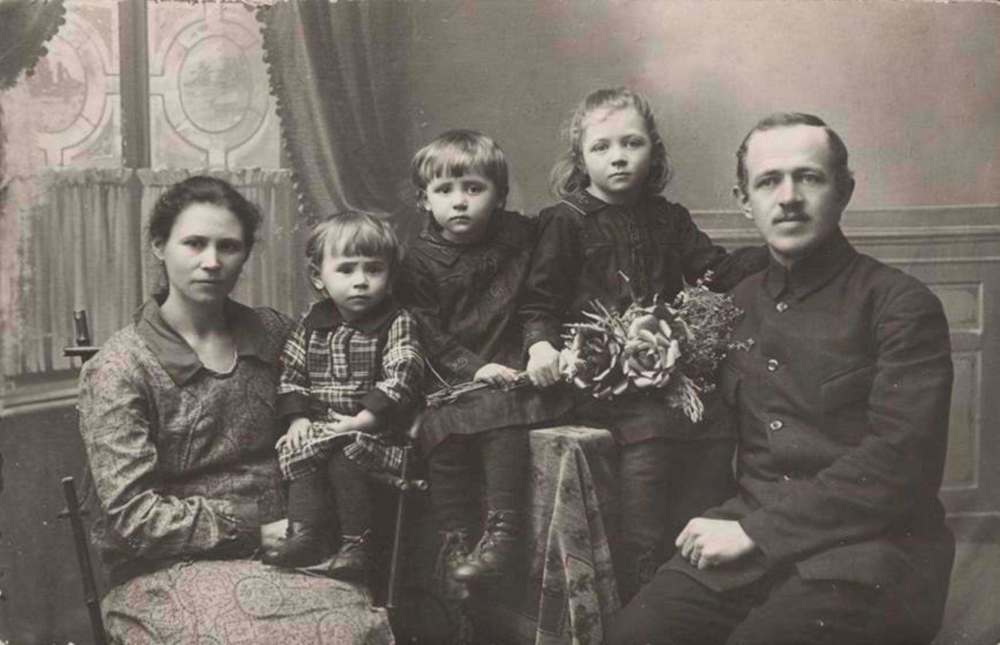 Supplied
Friesen, 6, (second from right) and her family, before they emigrated from Ukraine to Canada in 1928.