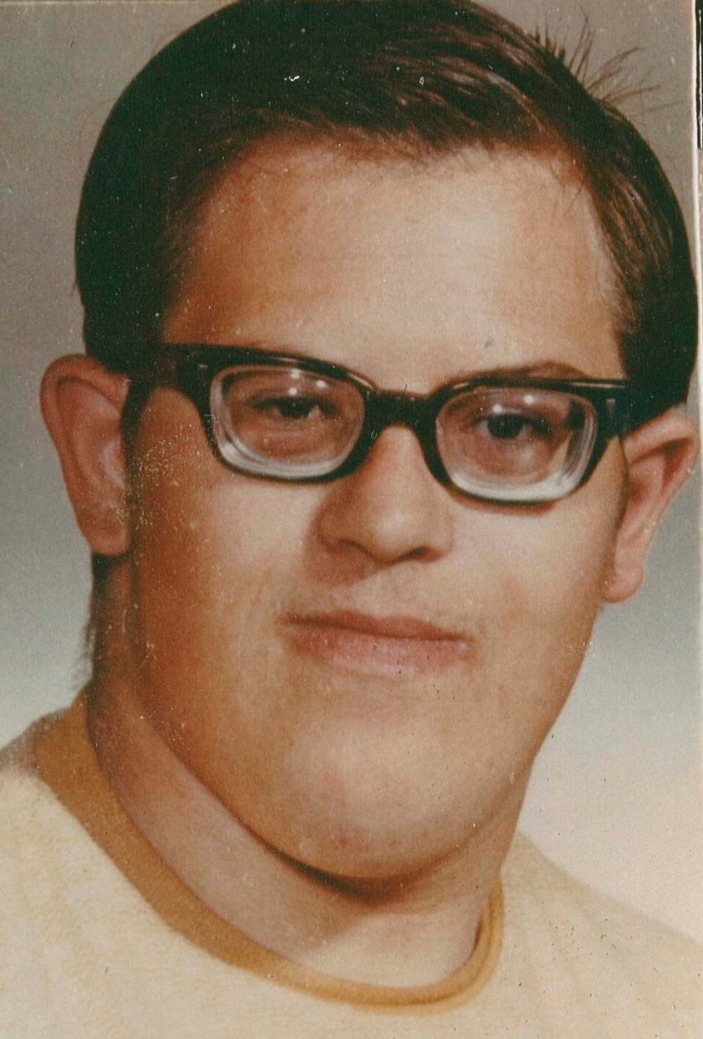 Robert (Bob) Vipond attended Kinsmen and Argyle schools, competed at the Special Olympics in the 1970s and was an avid bowler in a Kinsmen league at Empress Lanes.