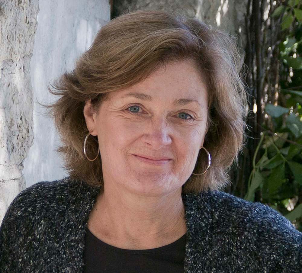 Thomas imagines what it would have been like for the missionaries’ widows in the field, forced to put on a brave face for their children. (Bruce Thomas Barr photo)