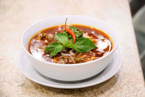 Spicy beef noodle bowl. (Mike Sudoma / Winnipeg Free Press)
