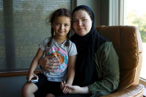 MIKE DEAL / WINNIPEG FREE PRESS
Marie-Serge Bibeau and her daughter, Jannah Belkasseh, 4. Bibeau ended up on welfare because she ‘could not find child care.&rsquo;