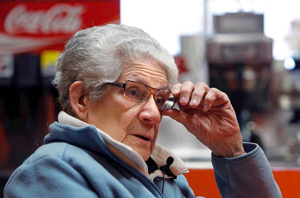 Mary Kelekis, owner of Kelekis Restaurant and co-founder of Folklorama, has died at 94. (Wayne Glowacki / Winnipeg Free Press files)