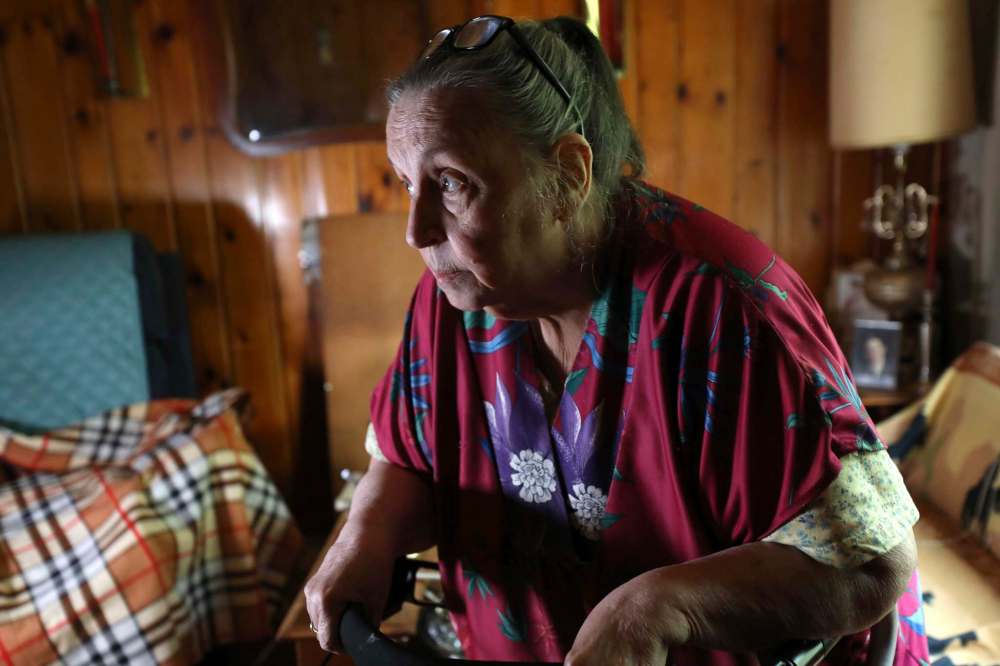 Maureen Anderson couldn't be dropped off at a friend's house since it wasn't within 500 metres of a standard bus line. (Ruth Bonneville / Winnipeg Free Press)