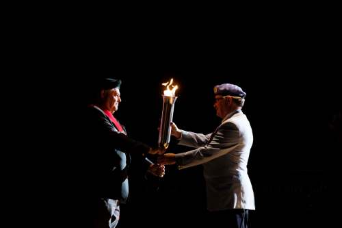 Daniel Crump / Winnipeg Free Press
The passing of the torch ceremony during the Joint Veterans&rsquo; Association Remembrance Day Ceremony at the Winnipeg Convention Centre.