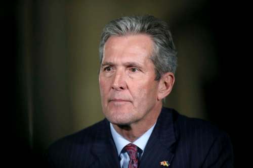 RUTH BONNEVILLE / WINNIPEG FREE PRESS
Premier Brian Pallister warned anyone considering robbing a Manitoba Liquor Mart: 