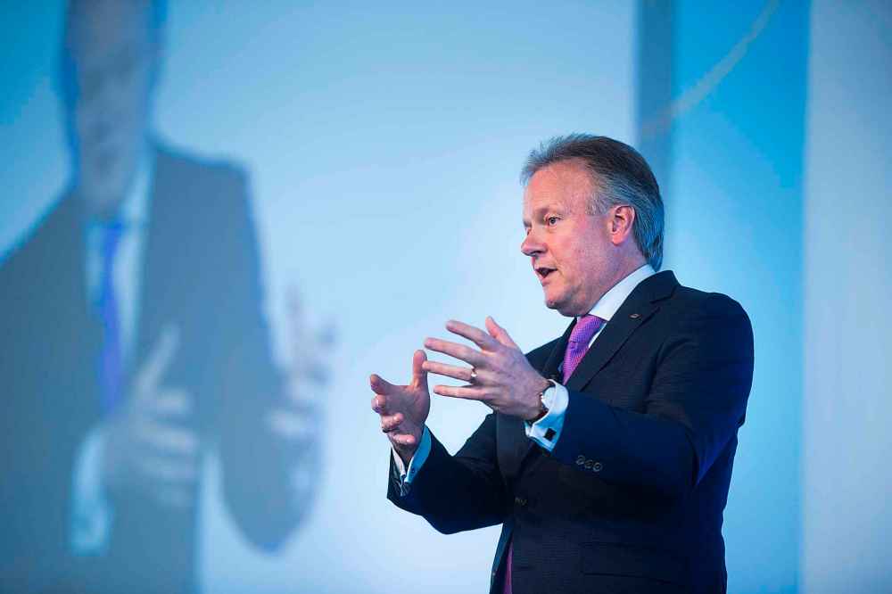 MIKAELA MACKENZIE / WINNIPEG FREE PRESS
Stephen Poloz, governor of the Bank of Canada, speaks at Chamber of Commerce event at the RBC Convention Centre in Winnipeg on Monday.