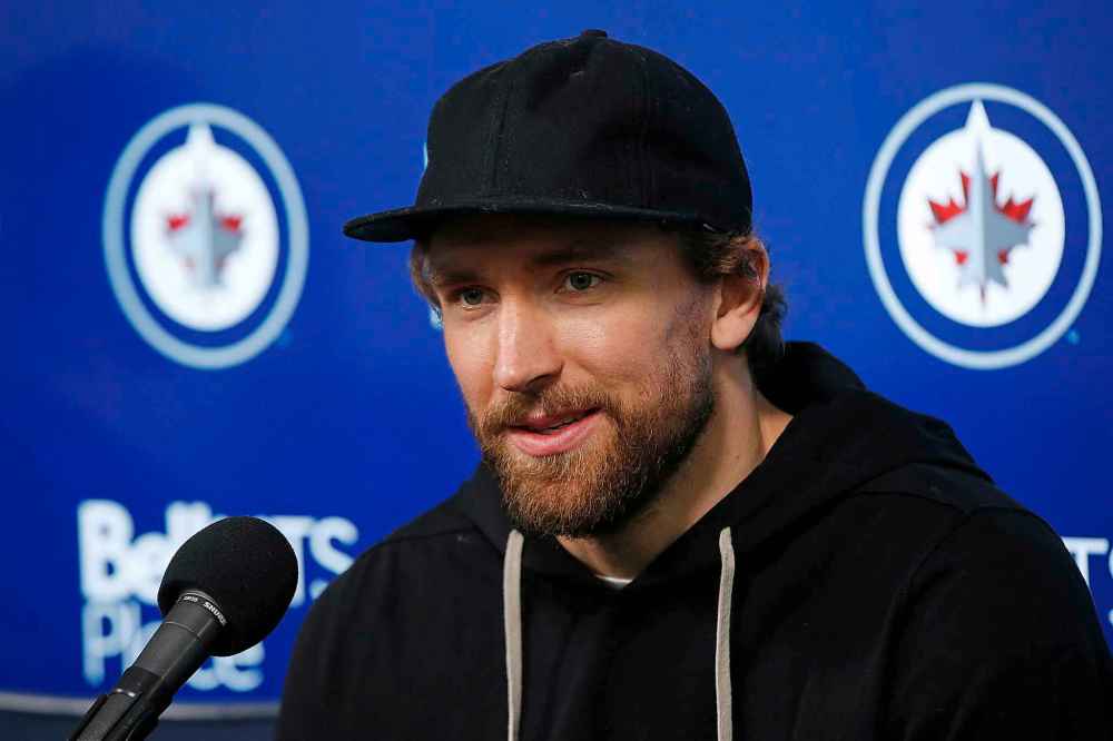 John Woods / The canadian press files
Winnipeg Jets captain Blake Wheeler is fully supportive of Paul Maurice.