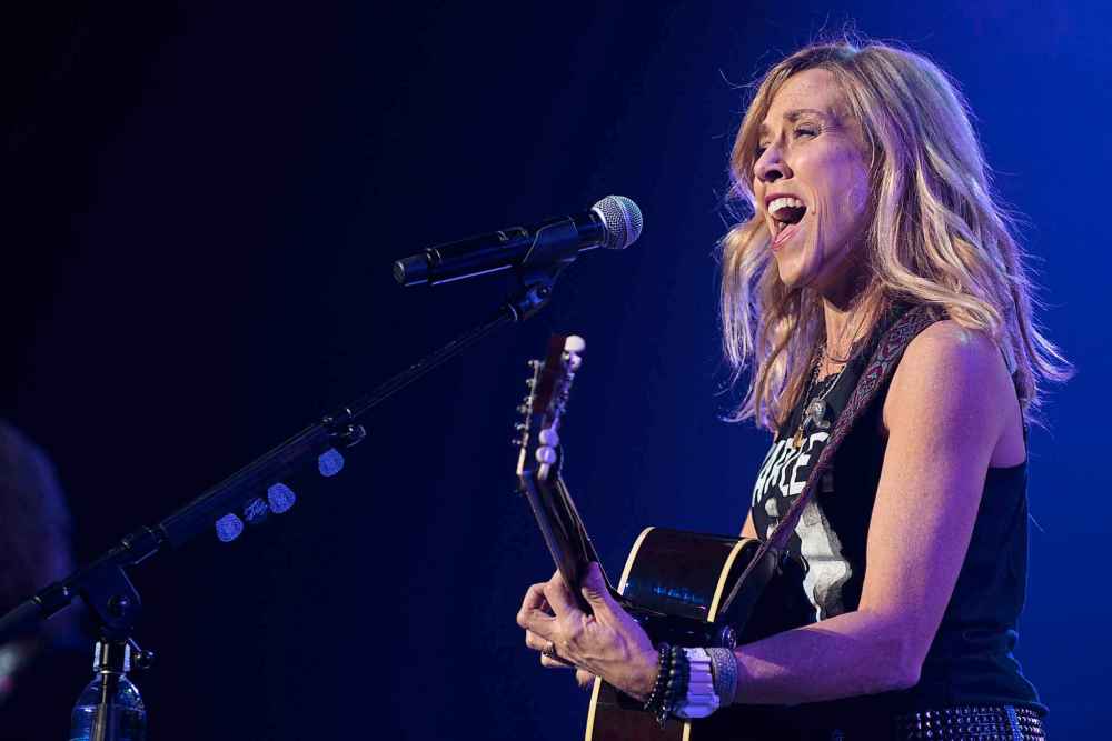 CP
Sheryl Crow headlines the mainstage Sunday night at the Winnipeg Folk Festival. (Harman / The Associated Press)
