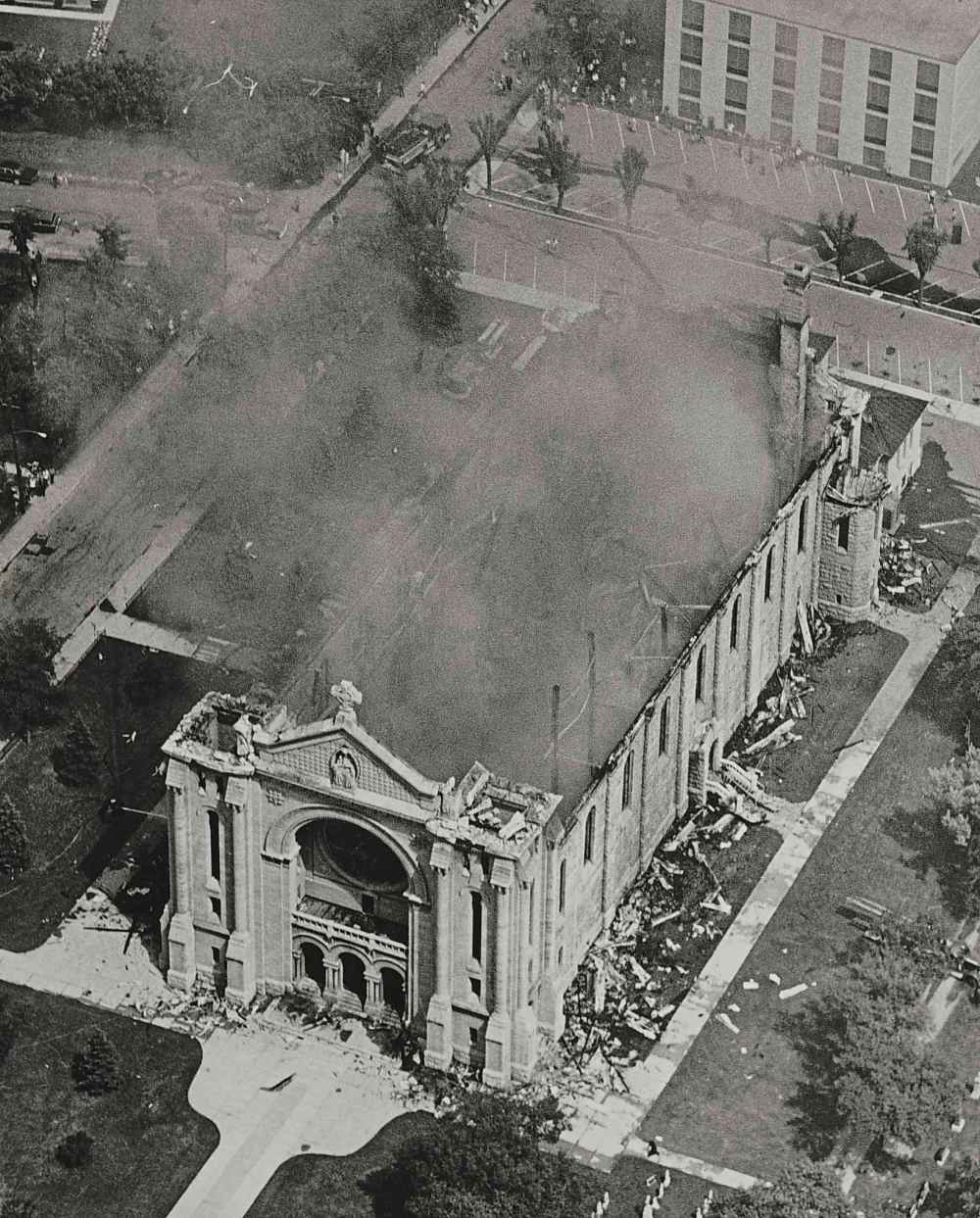 Aerial photo of the St. Boniface basilica the day after the fire. (Winnipeg Free Press files)