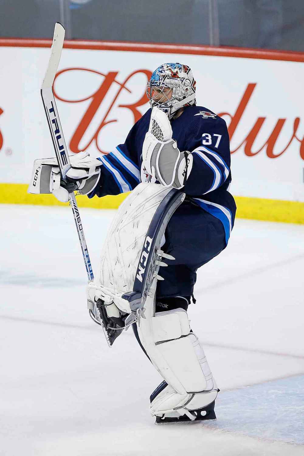JOHN WOODS / THE CANADIAN PRESS
Winnipeg Jets goaltender Connor Hellebuyck (37) celebrates his 5-0 shutout at the end of third period.