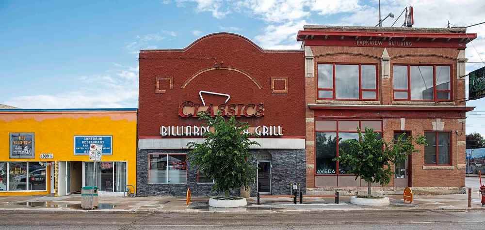 Classics Bar and Grill (Mike Deal / Winnipeg Free Press)
