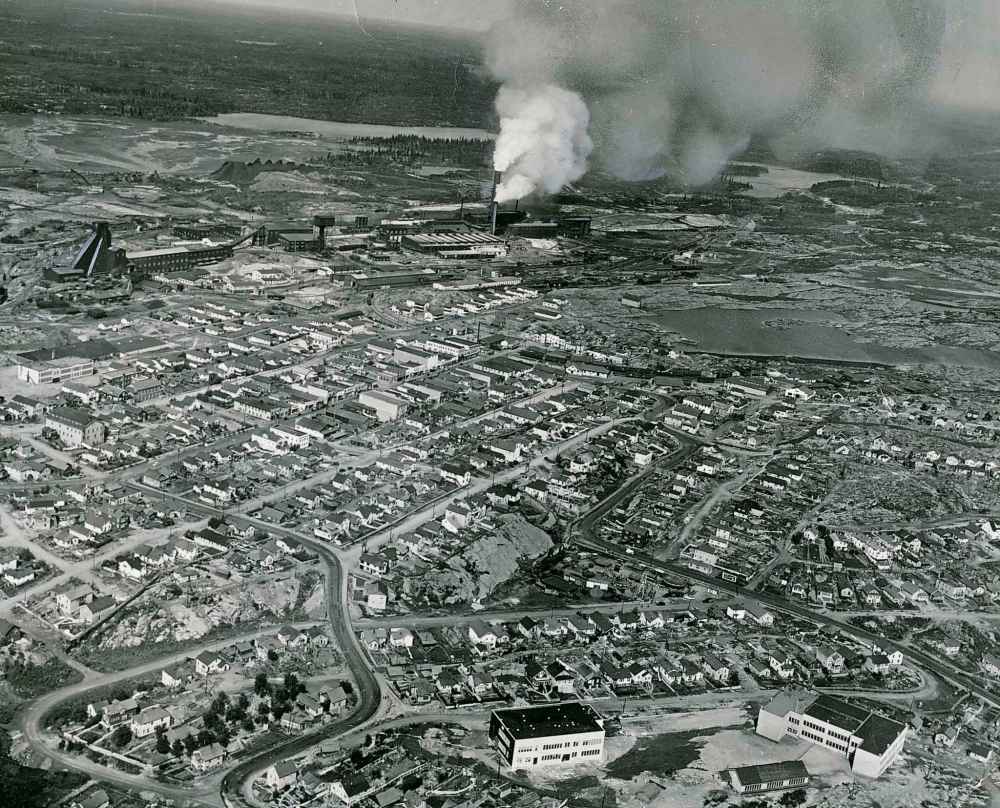 DEPARTMENT OF MINES AND NATURAL RESOURCES
Flin Flon, 1953