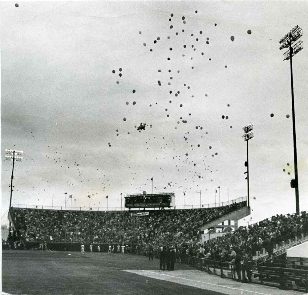 Balloons head skyward at the Winnipeg Stadium as fans celebrate the arrival of AAA baseball in Winnipeg in June 1970. (Winnipeg Free Press files)