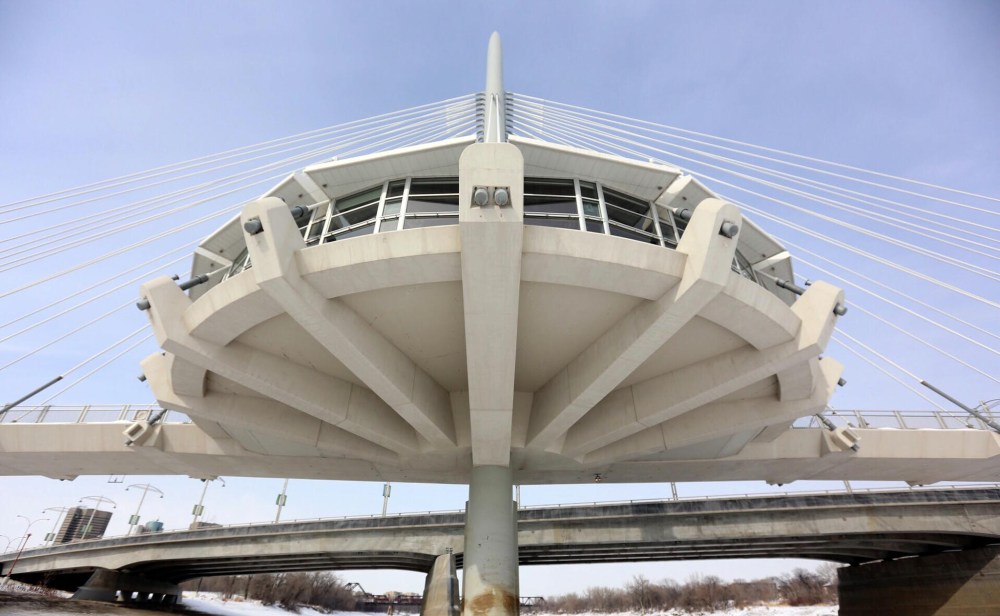 TREVOR HAGAN / FREE PRESS FILES
The city will need to recruit a new tenant for the restaurant on the iconic Esplanade Riel.
