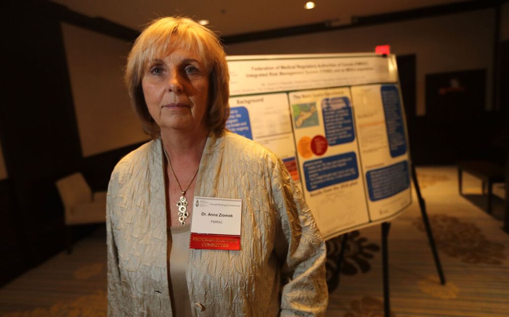College of Physicians and Surgeons of Manitoba registrar Dr. Anna Ziomek says the decision to cancel non-medical procedures was made by the governing body in November when the numbers of Manitobans testing positive for the coronavirus started to increase (Trevor Hagan / Winnipeg Free Press files)
