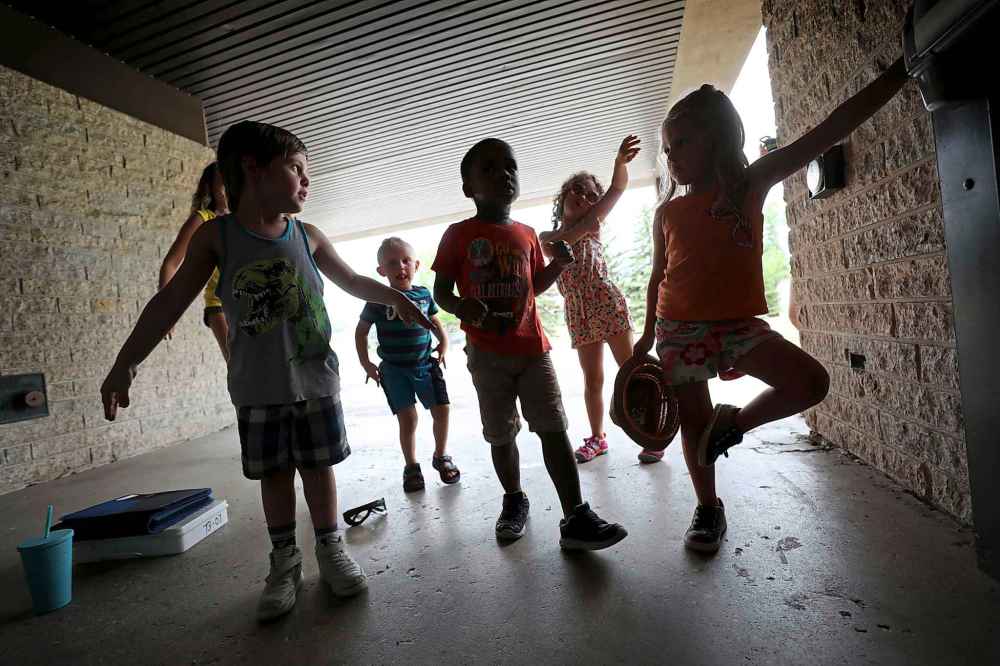 RUTH BONNEVILLE / WINNIPEG FREE PRESS FILES
Summer day camps will open with cohort sizes of 20 children, Squires said. At this time, there are no changes to the sizes for licensed child care facilities (30 children).