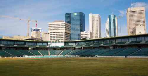 MIKE DEAL / WINNIPEG FREE PRESS
The Winnipeg Goldeyes stadium sits empty Wednesday morning. The Goldeyes organization just laid off almost all its staff last week.
See Mike McIntyre column
200408 - Wednesday, April 08, 2020.