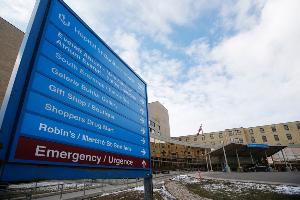 JOHN WOODS / WINNIPEG FREE PRESS
If transmission continues at the current rate, hospitalization numbers will climb further and hospital capacity will eventually be reached. (John Woods / Winnipeg Free Press files)