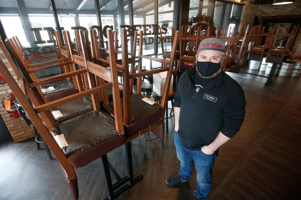 JOHN WOODS / WINNIPEG FREE PRESS
Jay Kilgour, owner of two Fionn MacCool’s pubs in Winnipeg, said the decision to stop asking for proof was a tough one, but it will be easier on his staff. (John Woods / Winnipeg Free Press files)