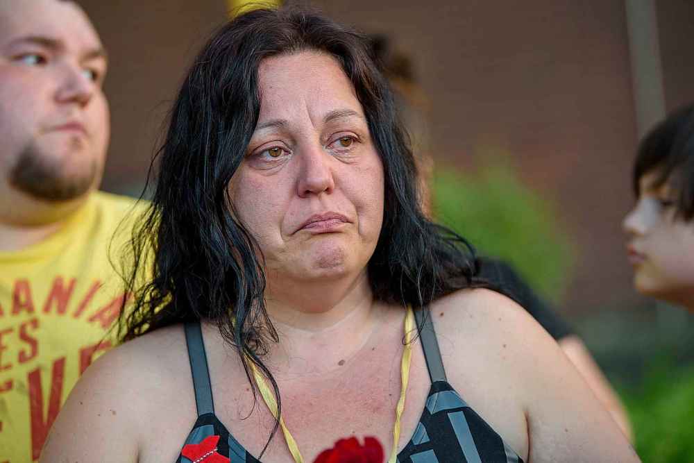 JESSE BOILY / WINNIPEG FREE PRE
Julie Black, mother of 27-year-old homicide victim Danielle Cote, told the crowd gathered at Cote's vigil Friday night that her daughter was a beautiful person who was dealing with tremendous pain in the last year of her life.
