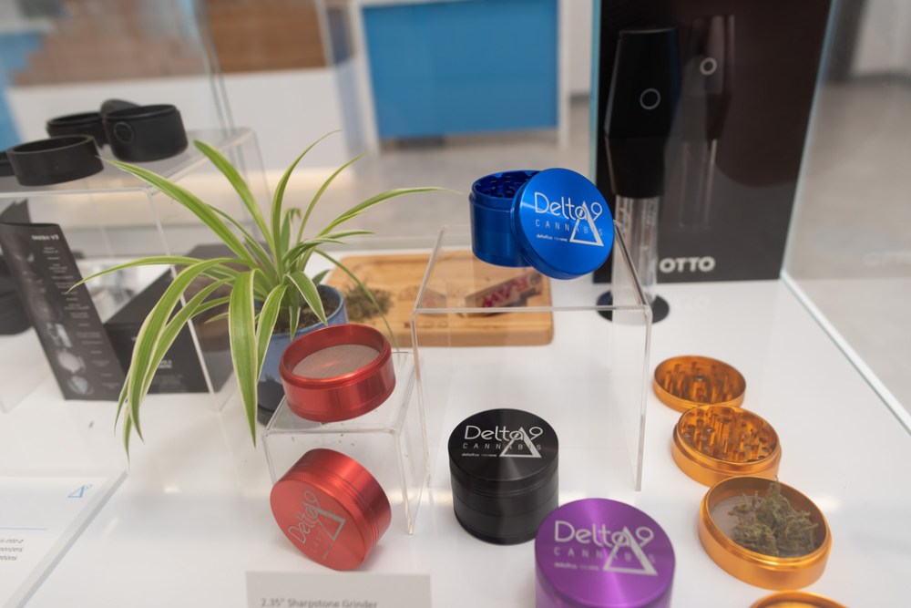 JESSE BOILY / WINNIPEG FREE PRE
Cannabis revenue has doubled in its first full year of sales, with 80 cannabis vendors and more to come in Manitoba. (Jesse Boily / Winnipeg Free Press files)