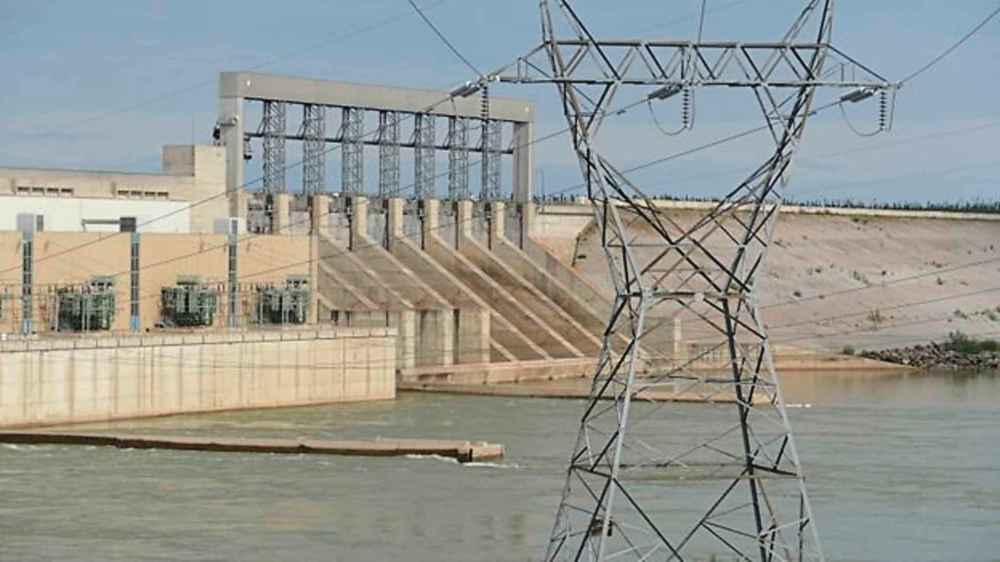 Drought has deprived power stations along the Nelson River, including the Kettle generating station, of enough water to allow Manitoba Hydro to meet its electricity export targets this winter. (Tyson Koschik/CBC)