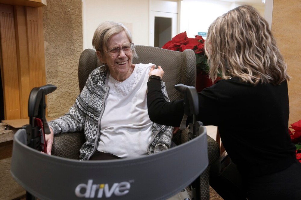 CP
Margaret Watson, 94, a resident at Oakview Place Long Term Care Residence, is all smiles after getting her COVID-19 vaccine. (John Woods / The Canadian Press)