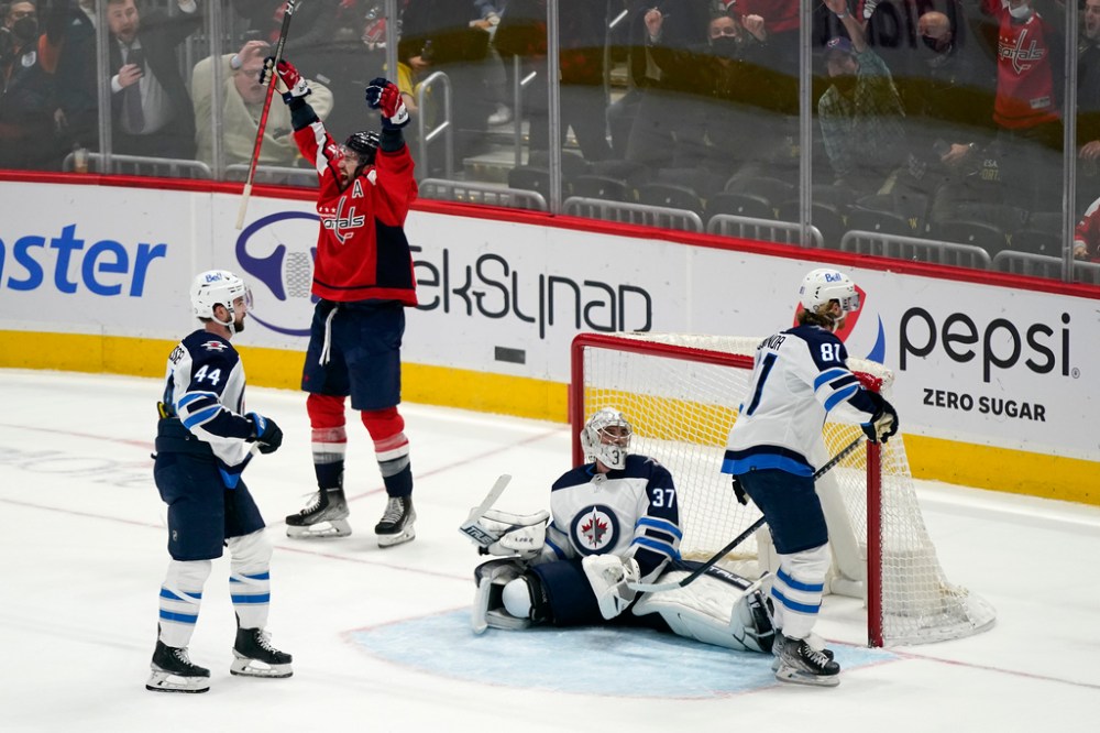 CP
Tom Wilson scored the game-winning goal in Washington, who beat the Jets 4-3 (Patrick Semansky / The Associated Press files)