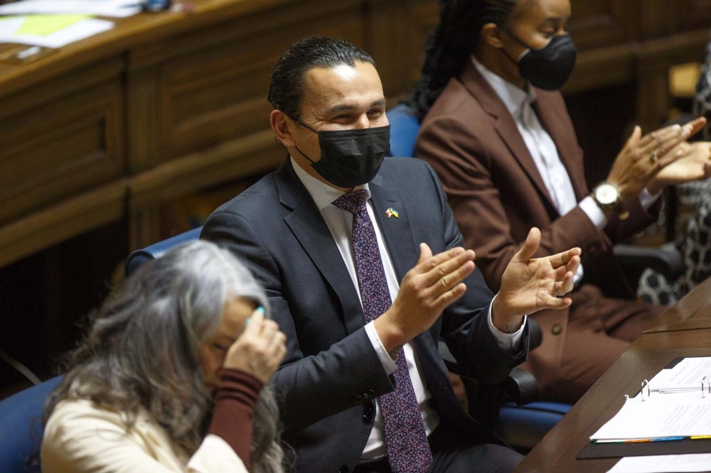 MIKE DEAL / WINNIPEG FREE PRESSMost New Democrats in the chamber wore masks. including Leader Wab Kinew.