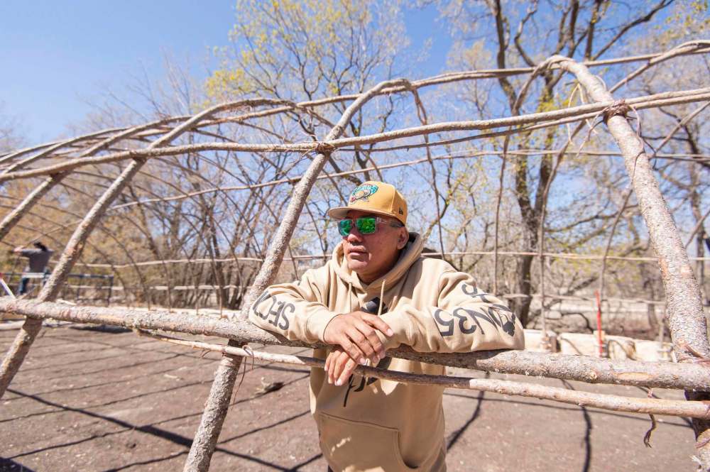 MIKE SUDOMA / WINNIPEG FREE PRESS
Jason Parenteau, a member of the build team, is looking forward to the role that the structure will play in educating Manitobans about Anishinaabe history and reconnecting Anishinaabe people’s with their roots.