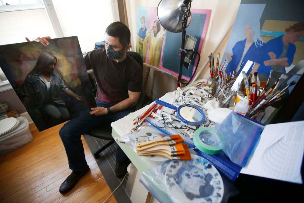 JOHN WOODS / WINNIPEG FREE PRESS
Roberts traded in his brushes for a graphic design diploma and made the transition to health care after his daughter was born.