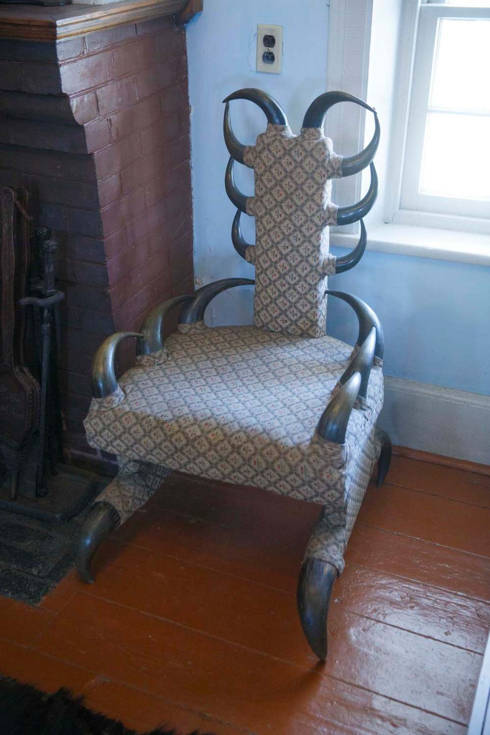 A bison horn chair believed to have been made around 1895-1905 on Piapot First Nation, Saskatchewan, was donated by a local resident to Seven Oaks House Museum.