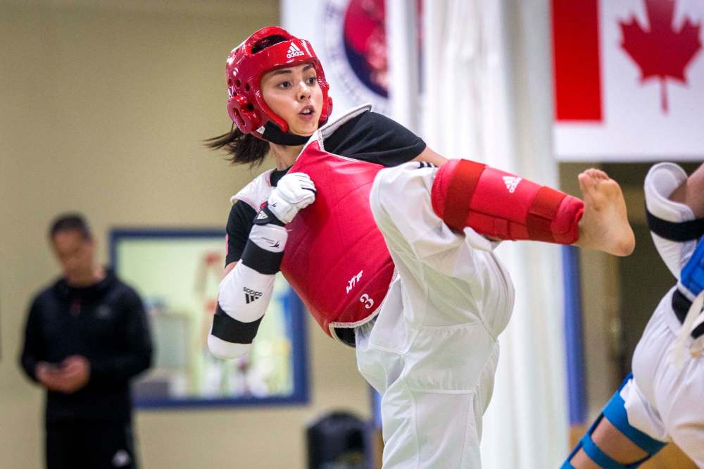MIKAELA MACKENZIE / WINNIPEG FREE PRESS
The Parks are not just looking for a podium finish for Skylar. They prefer a golden shine.