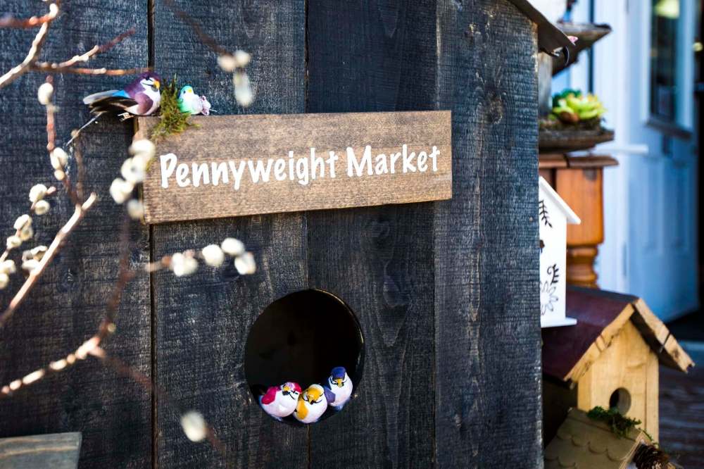 All the birds are singing because Pennyweight Market turns four on Canada Day. The concept was born five years ago. (Mikaela MacKenzie / Winnipeg Free Press)